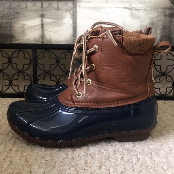 Adrienne Vittadini Girl’s duck boots Size 2 - Picture 2 of 12